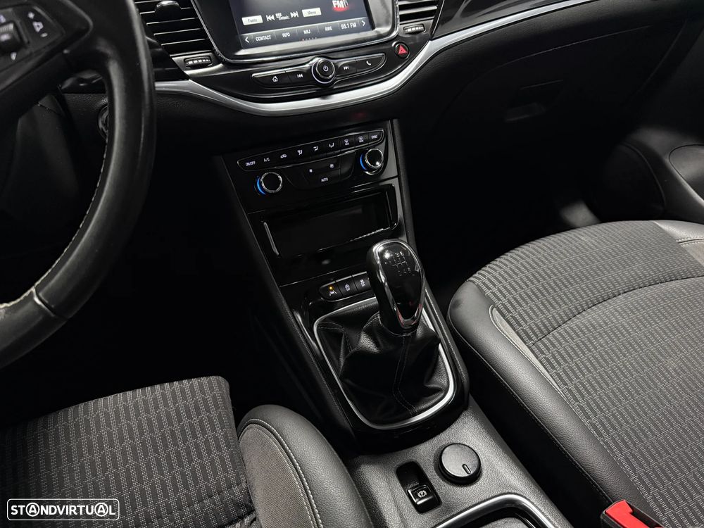 Opel Astra 1.5 D S&S Elegance - 22