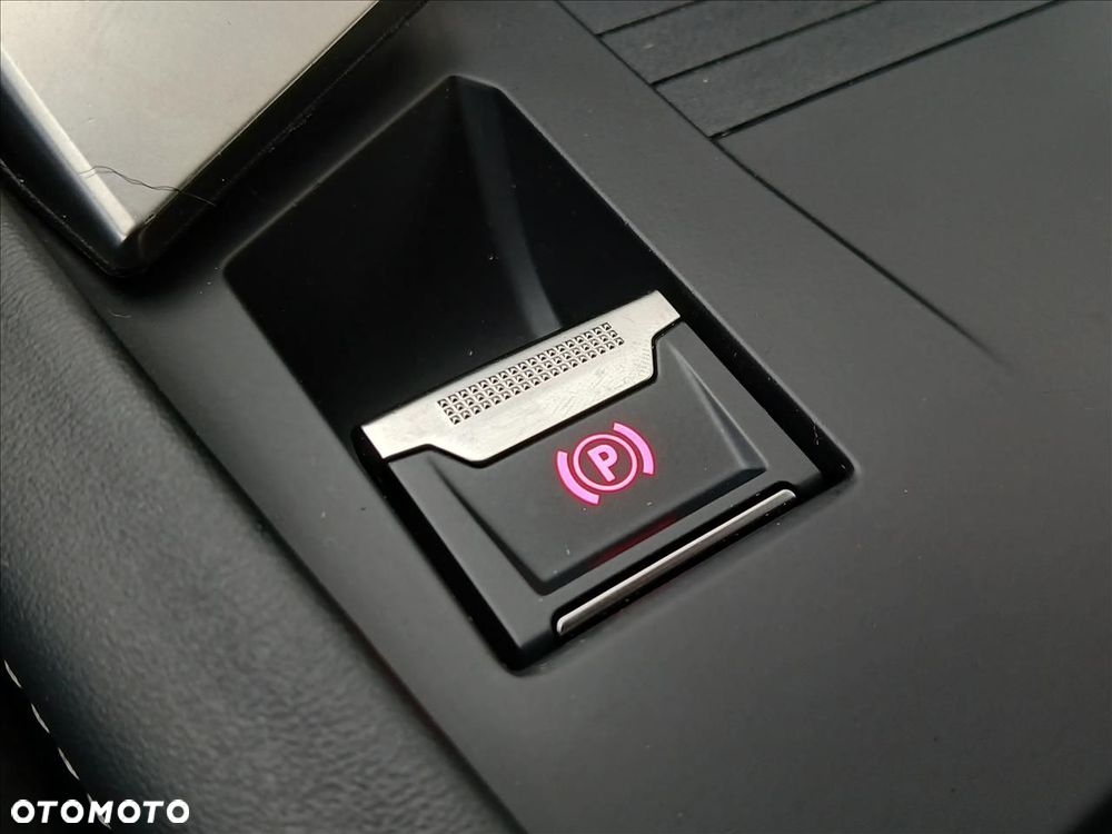 Peugeot 308 1.2 PureTech Allure S&S EAT8 - 18