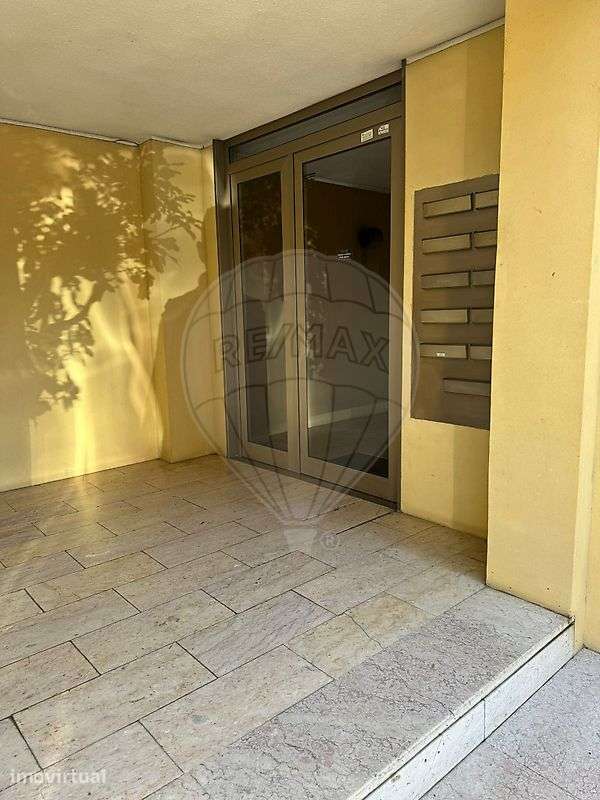 Apartamento T2 para arrendamento - Grande imagem: 2/42