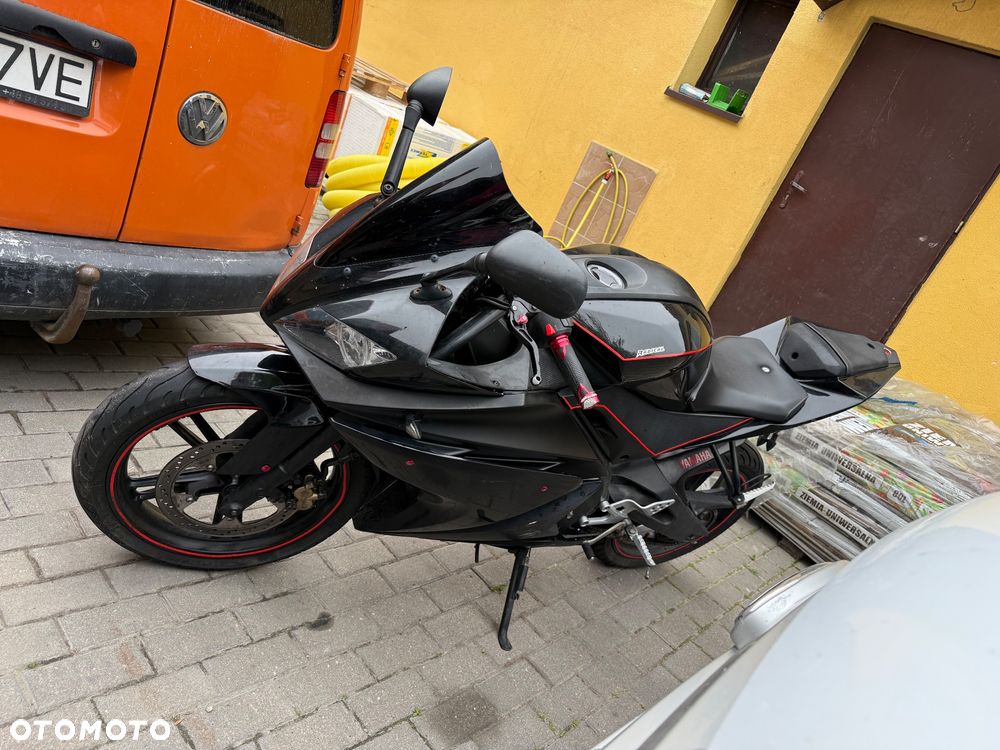 Yamaha YZF - 4
