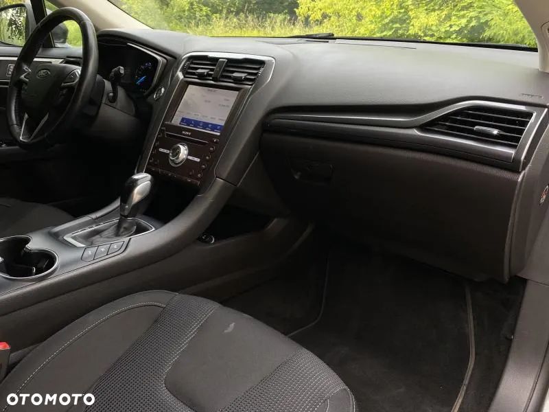 Ford Mondeo 2.0 Hybrid Titanium - 11