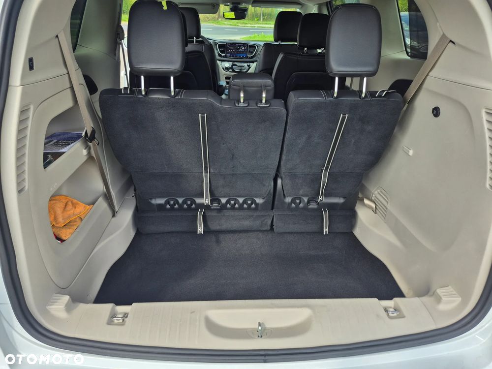 Chrysler Pacifica - 13