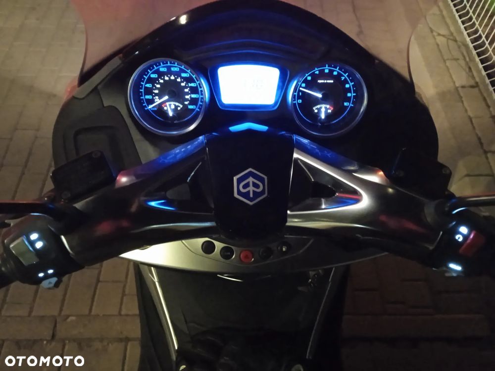 Piaggio X10 - 8