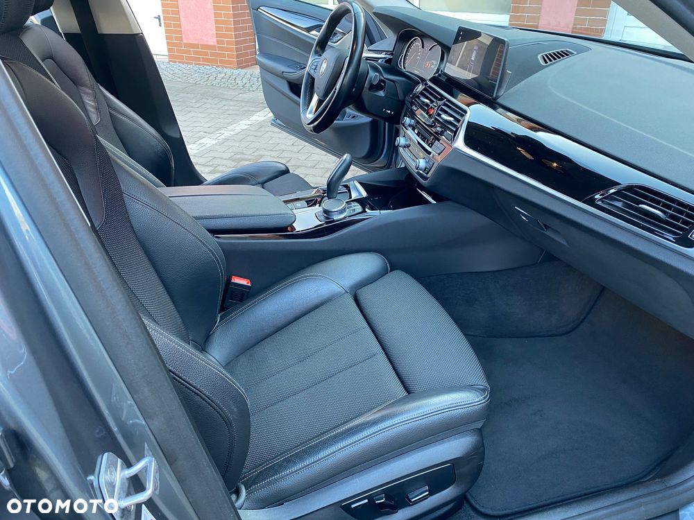 BMW Seria 5 520d xDrive Sport Line - 11