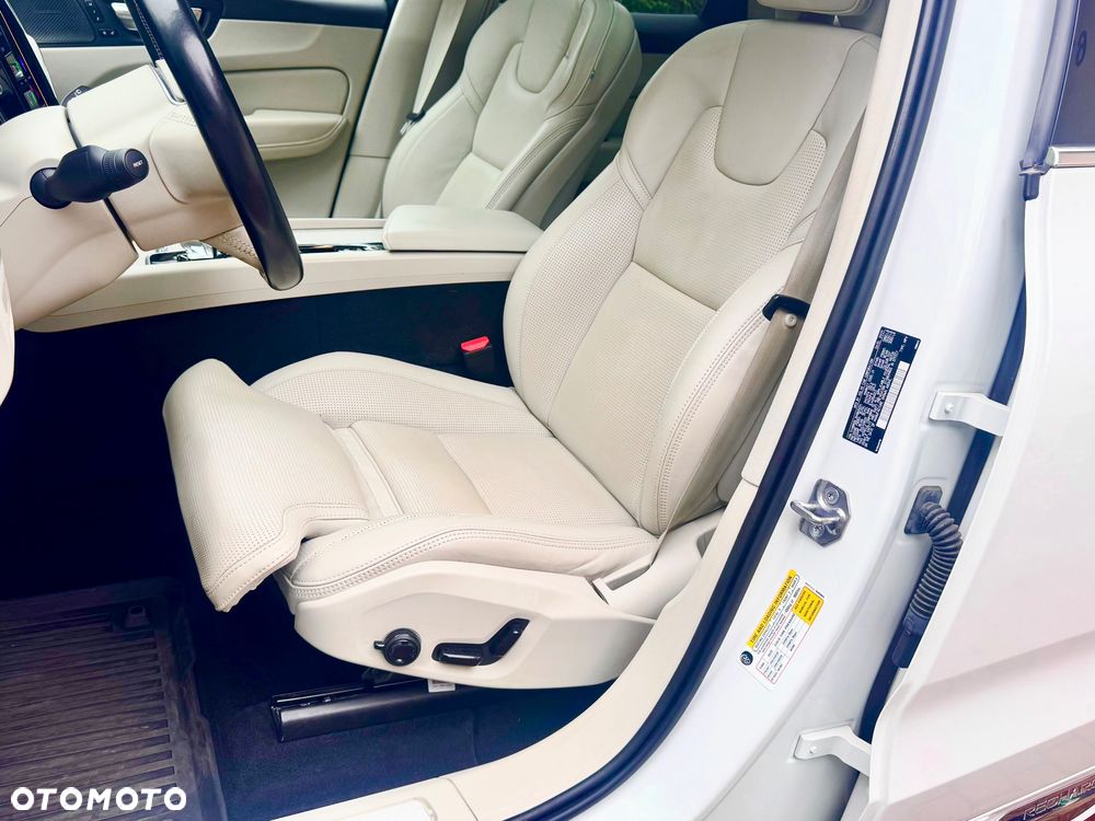 Volvo XC 60 T8 Plug-In Hybrid AWD Inscription - 14