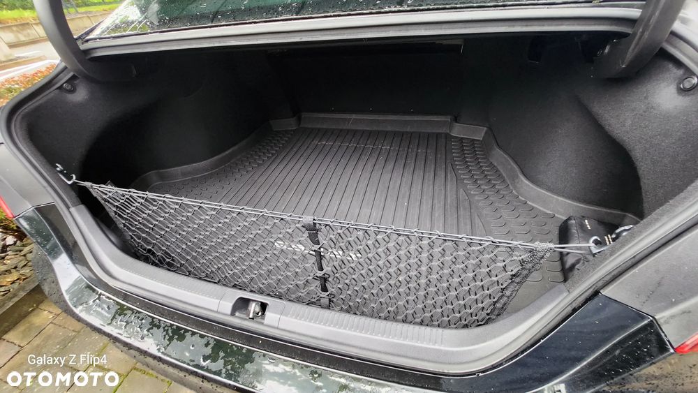 Toyota Camry 2.5 Hybrid Executive CVT - 11