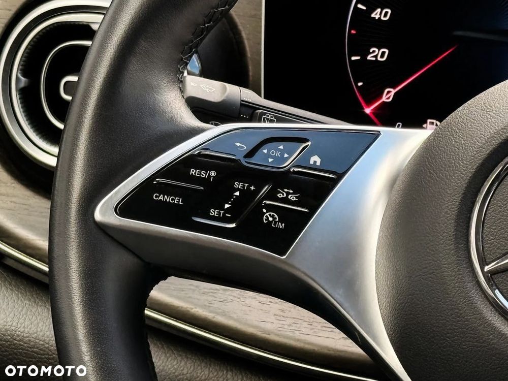 Mercedes-Benz Klasa V 300 d extralang 4Matic 9G-TRONIC Avantgarde - 15