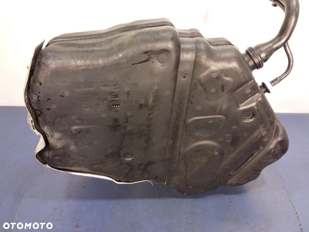 AUDI A4 B9 AVANT 2.0 TDI ZBIORNIK PALIWA - 7