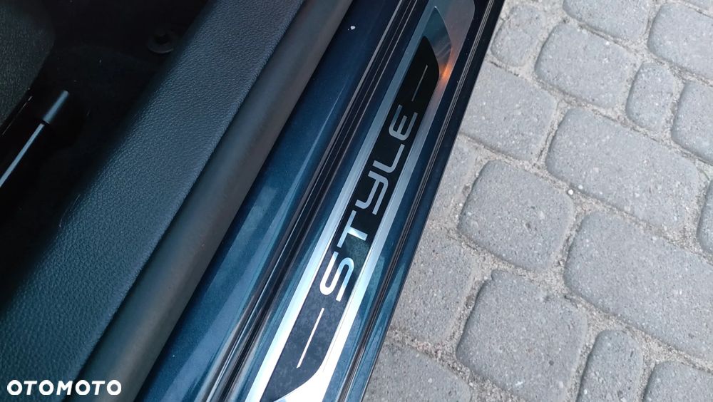 Volkswagen Golf 1.6 TDI DPF Style - 15