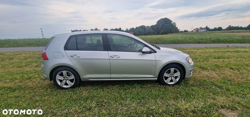 Volkswagen Golf - 5
