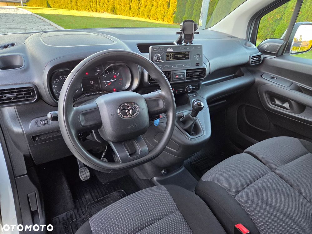 Toyota Proace City - 24