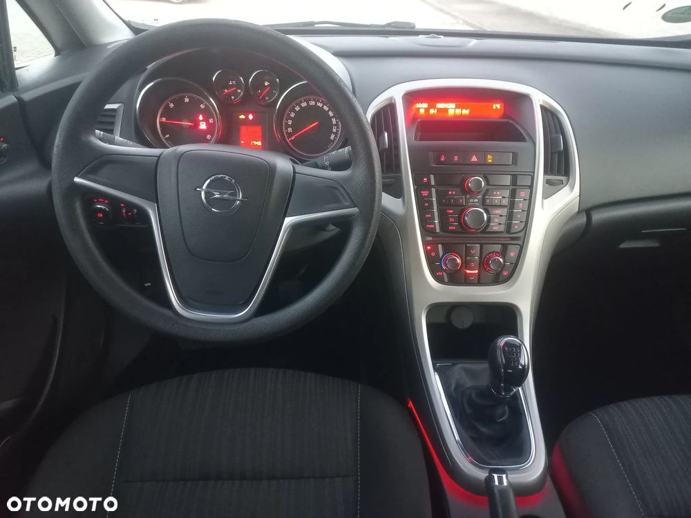 Opel Astra 2.0 CDTI DPF - 11