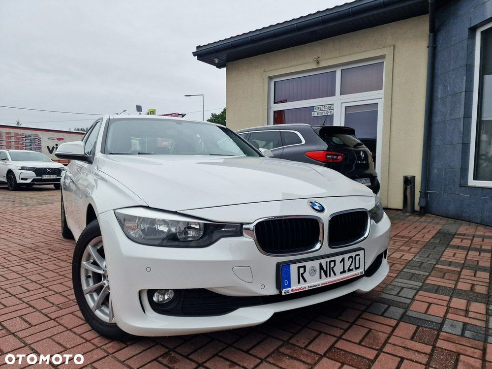 BMW Seria 3 320d xDrive - 11