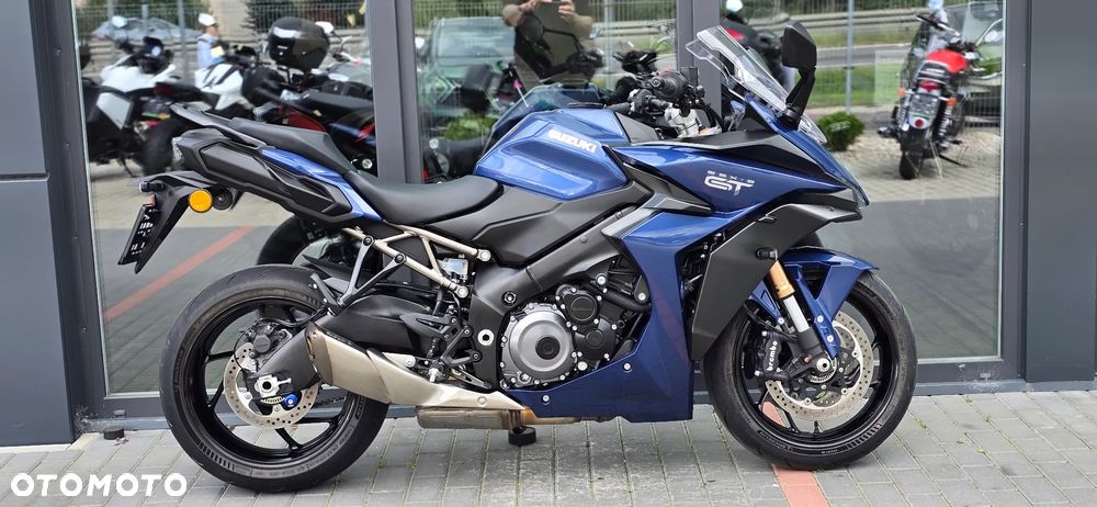 Suzuki GSX - 2