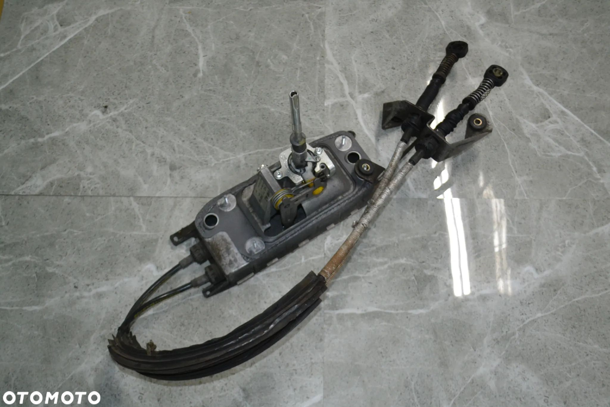 VW AUDI SEAT SKODA WYBIERAK DZWIGNIA LEWAREK ZMIANY BIEGÓW 5 B 1K0711049AS - 1