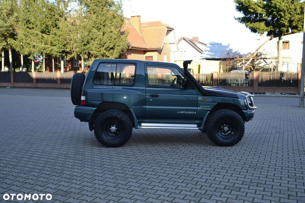 Mitsubishi Pajero - 11