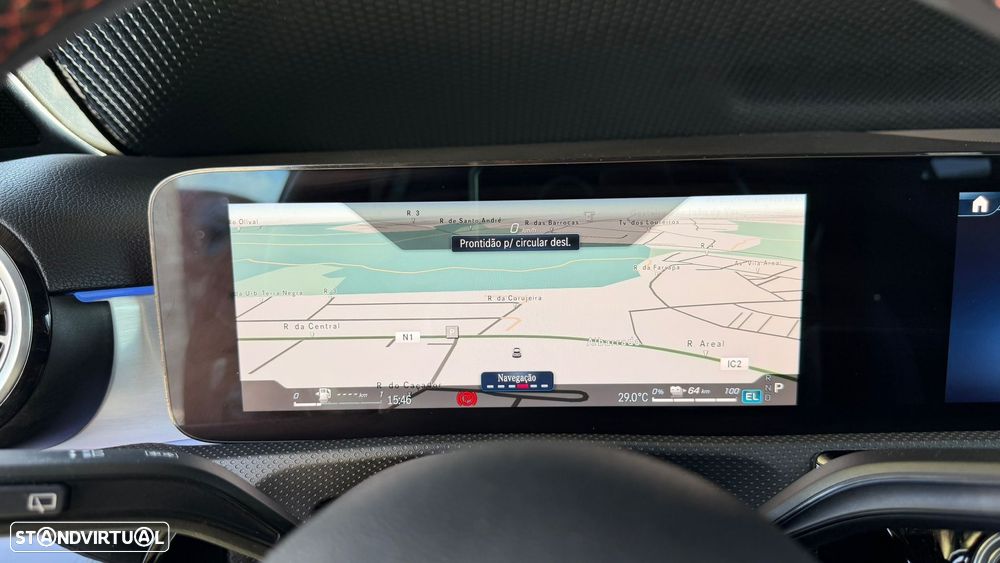 Mercedes-Benz A 250 e AMG Line - 32