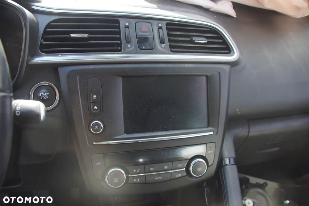 Auto na części - Renault Kadjar 1.2 TCE 131 KM H5F408 TL4 2017R Silnik Skrzynia Drzwi Maska Błotnik Zderzak Klapa Lampa Lusterko Klamka Szyba Deska Kokpit Sterownik Moduł Czujnik Licznik Wyświetlacz Panel Kierownica - 11