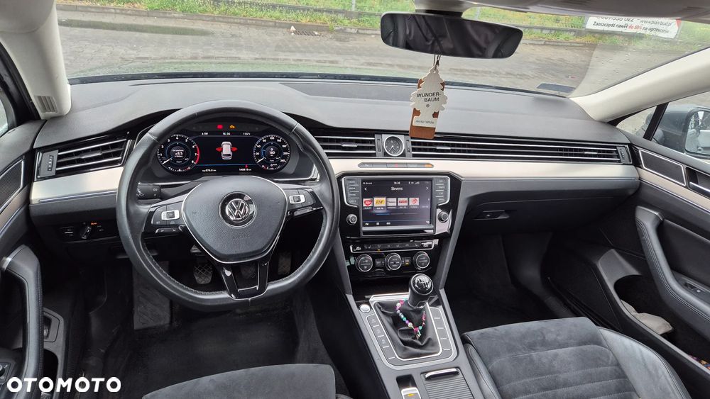 Volkswagen Passat 1.8 TSI BMT Highline - 10