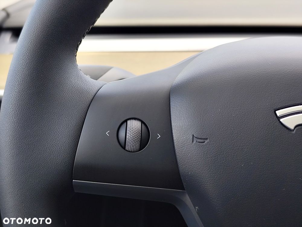 Tesla Model Y RWD - 17