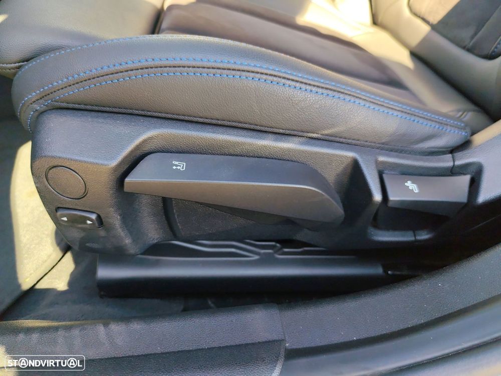 BMW 320 d Touring Pack Desportivo M Auto - 15