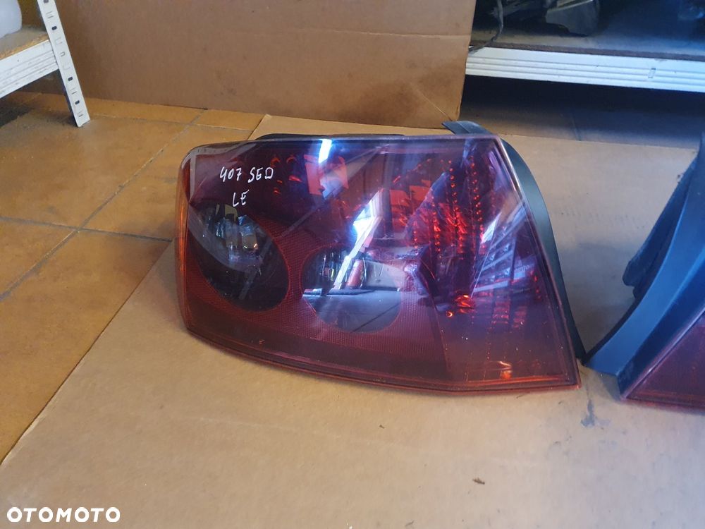 LAMPA L/P TYŁ PEUGEOT 407 SEDAN - 2