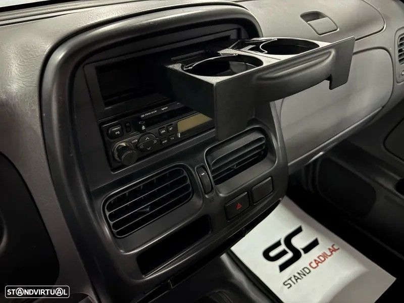 Nissan Pick-Up D22 4x2 3 LUGARES - 11