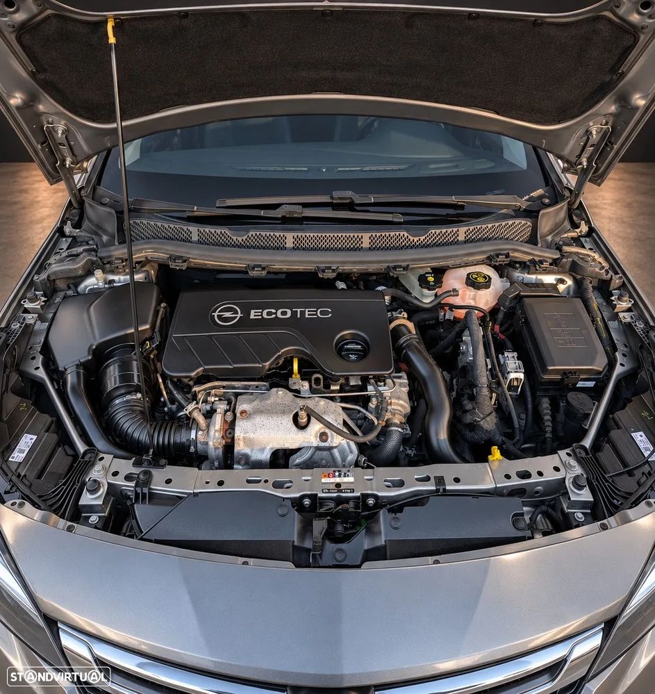 Opel Astra Sports Tourer - 25