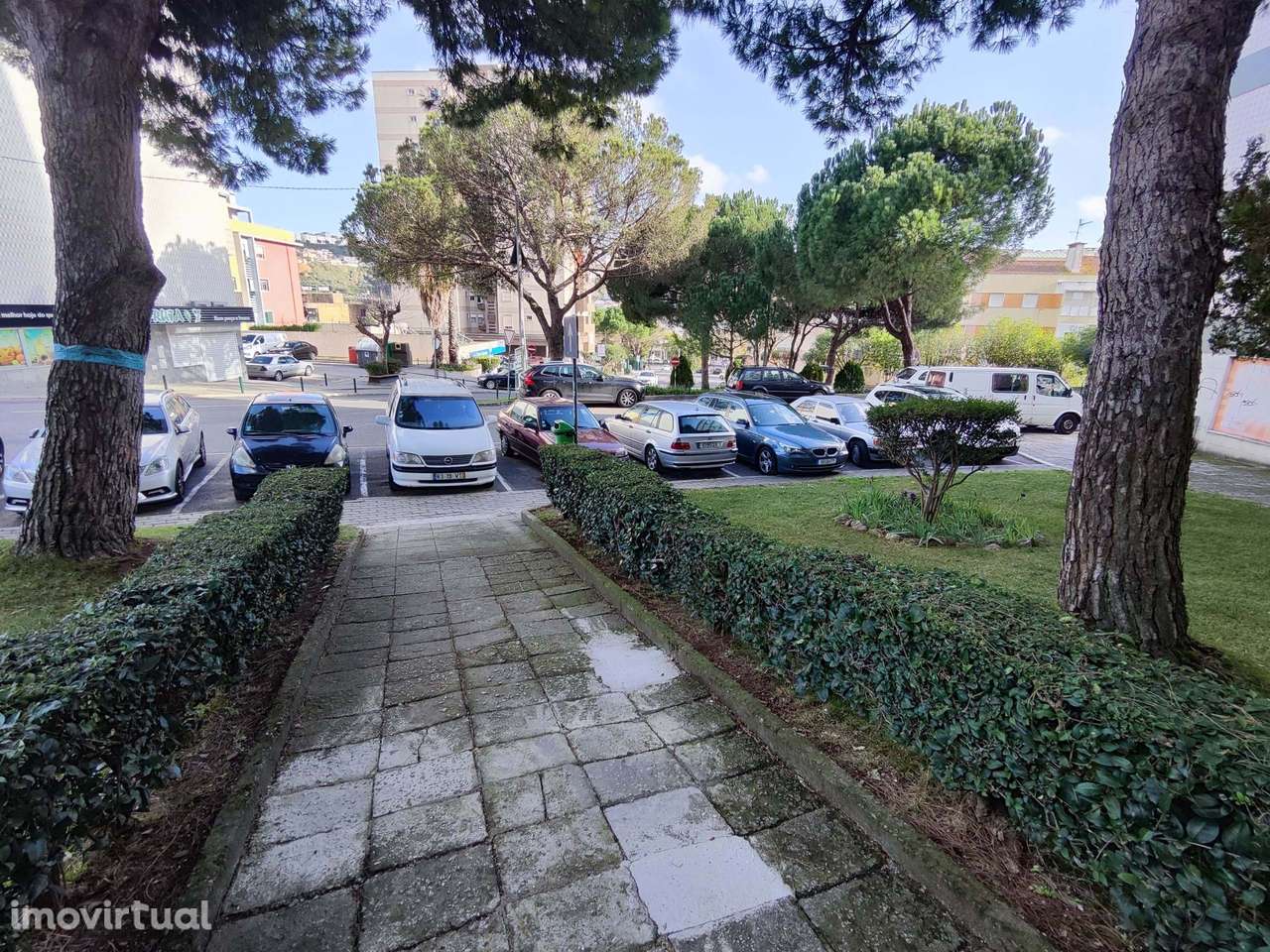 Loja Espaçosa no Centro da Póvoa de Santo Adrião – Odivelas - Grande imagem: 2/5