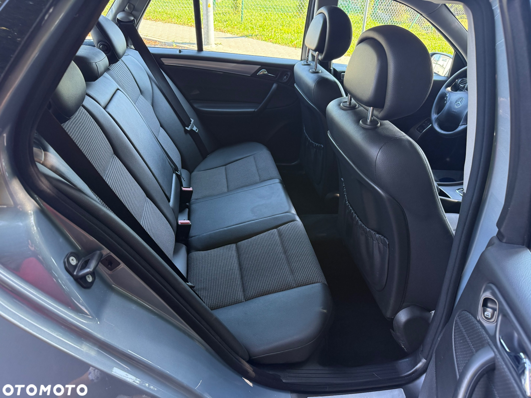 Mercedes-Benz Klasa C 280 T Avantgarde 4-Matic - 23