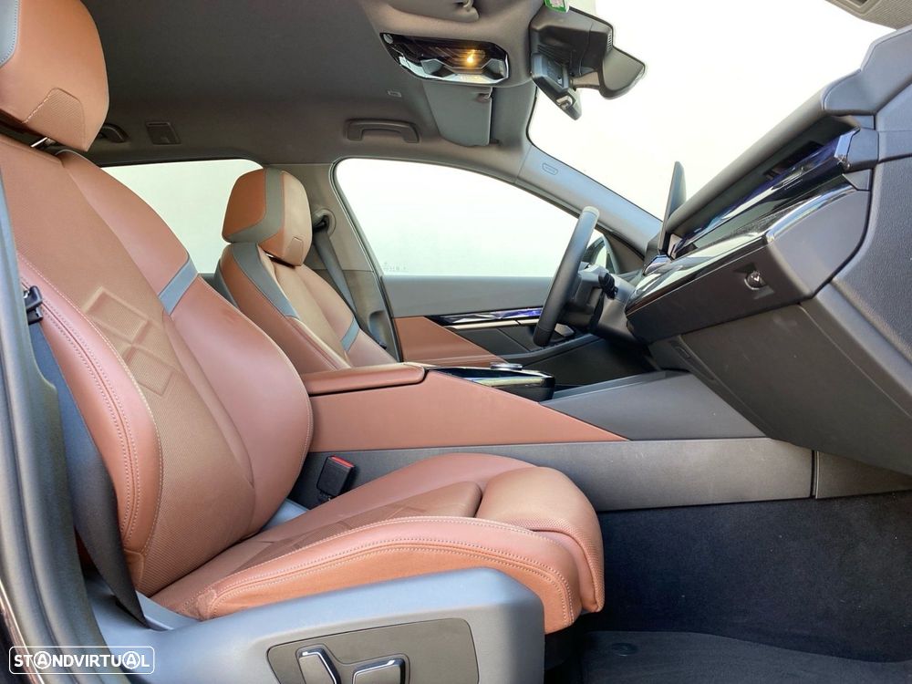 BMW i5 Touring eDrive40 - 18