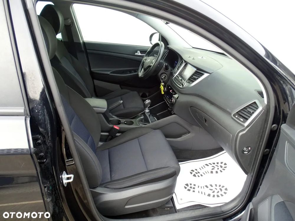 Hyundai Tucson blue 1.7 CRDi 2WD Classic - 12