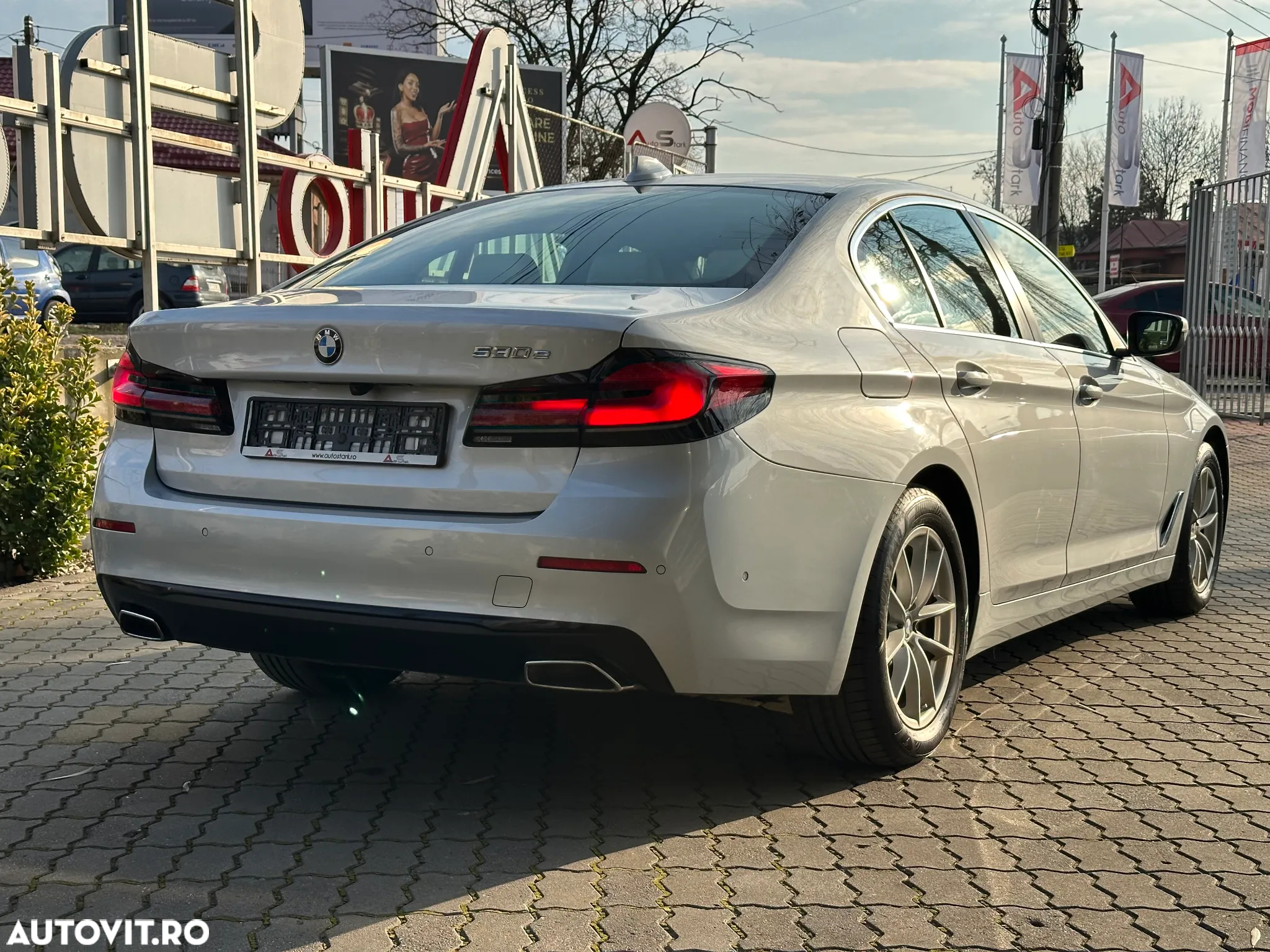 BMW Seria 5 530e Aut. Luxury Line - 7