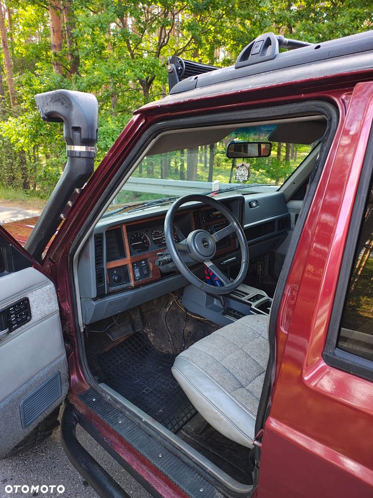 Jeep Cherokee - 21