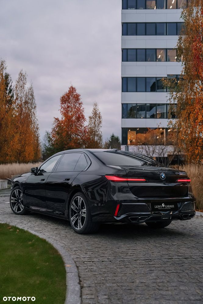 BMW Seria 7 M760e PHEV xDrive sport - 6