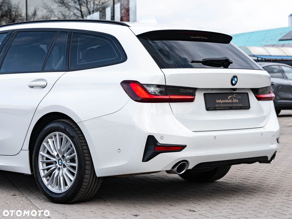 BMW Seria 3 320d Sport Line Shadow - 11