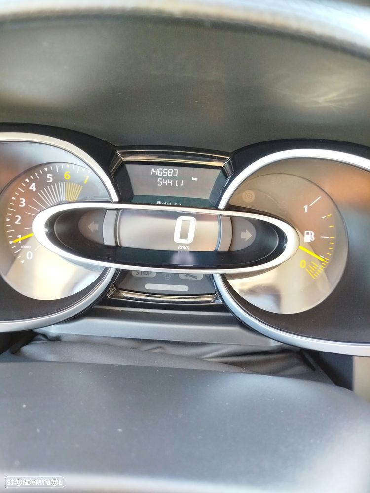 Renault Clio 1.2 16V 75 LIMITED - 7