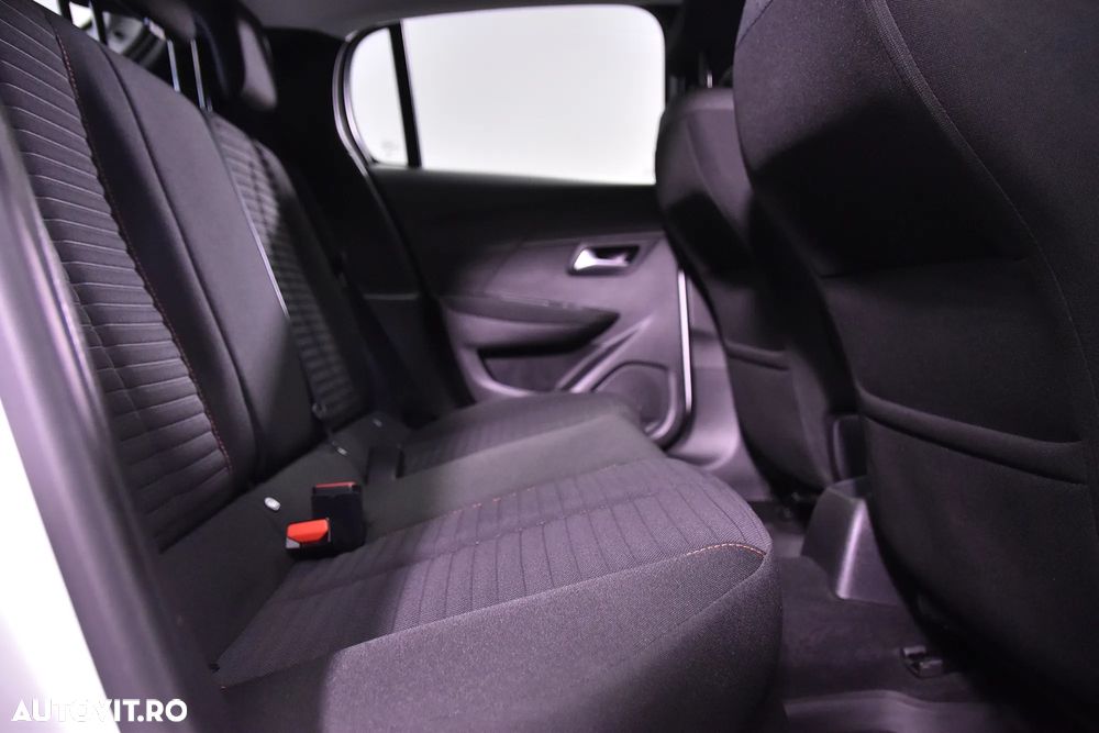 Peugeot 208 1.2 L PureTech STT Active - 13