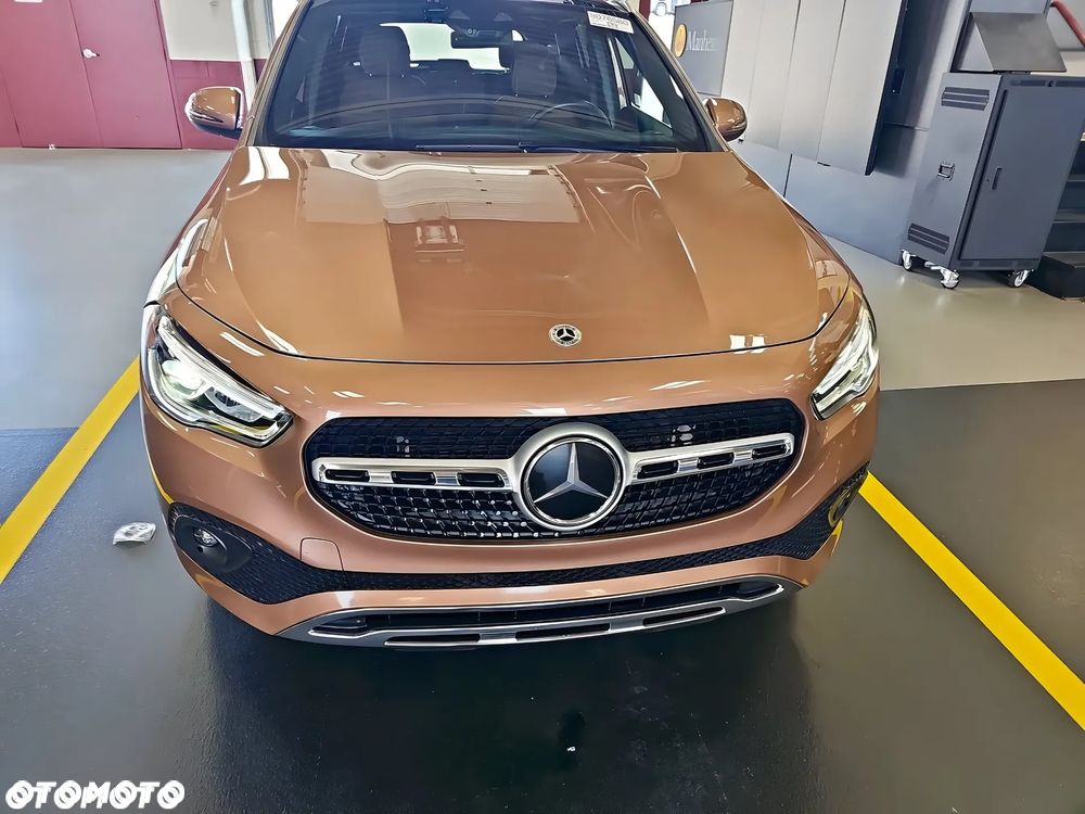 Mercedes-Benz GLA 250 4-Matic AMG Line - 6