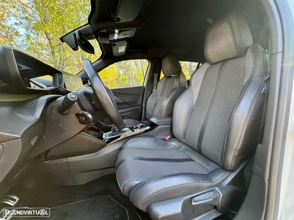 Peugeot 2008 1.2 PureTech GT - 8