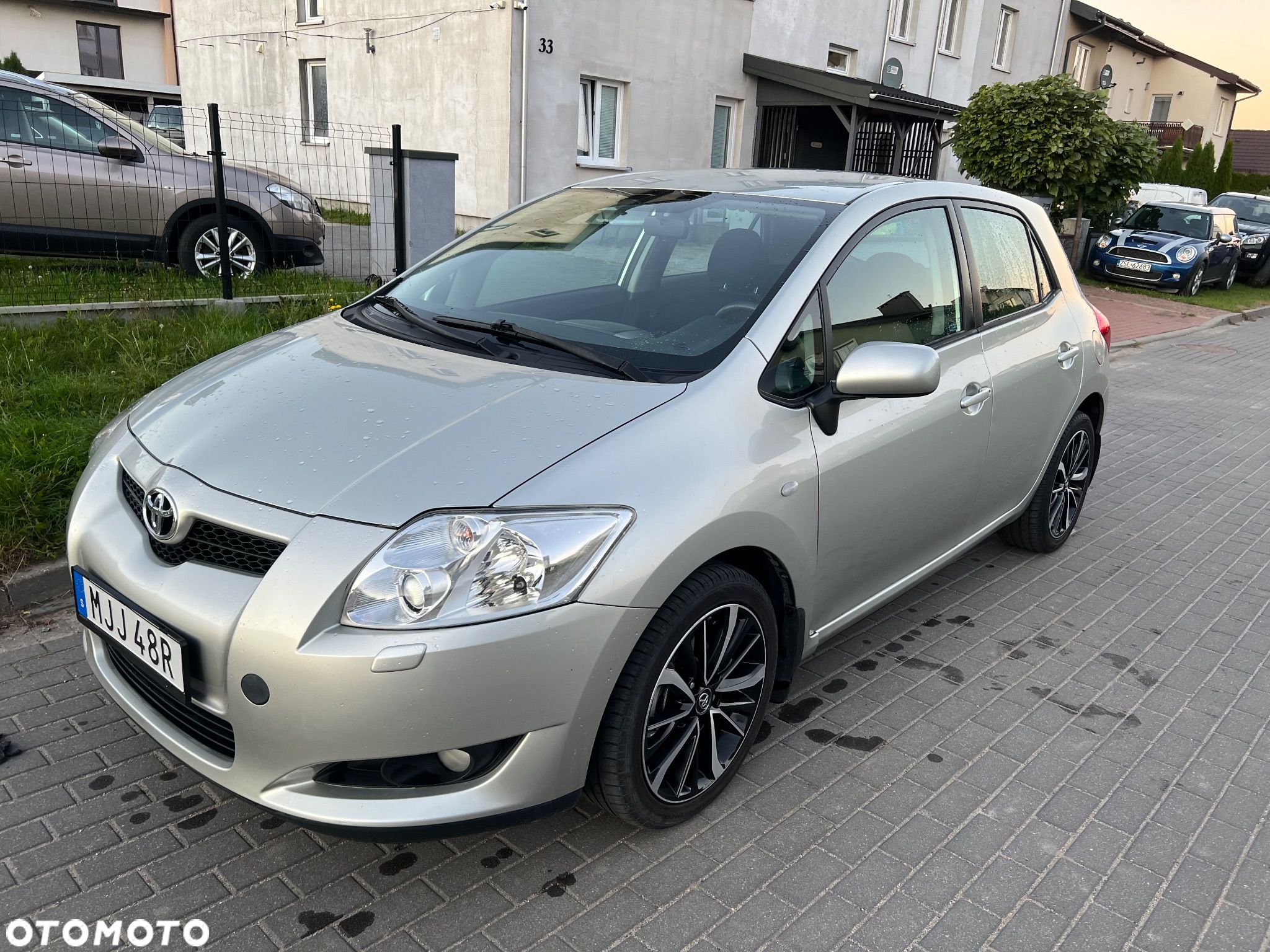 Toyota Auris 1.6 VVT-i Premium - 1