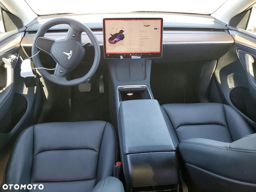 Tesla Model Y Long Range Dual Motor AWD - 8