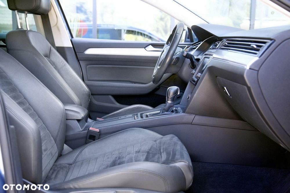 Volkswagen Passat - 11