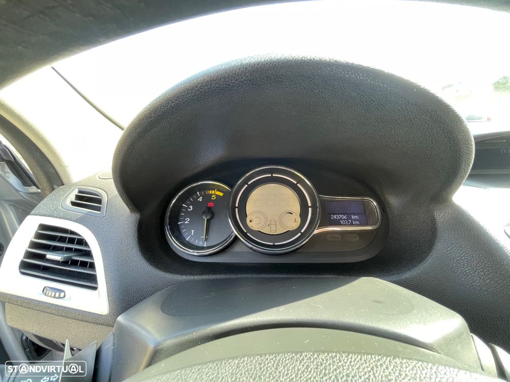 Renault Mégane Coupe 1.5 dCi Dynamique - 8