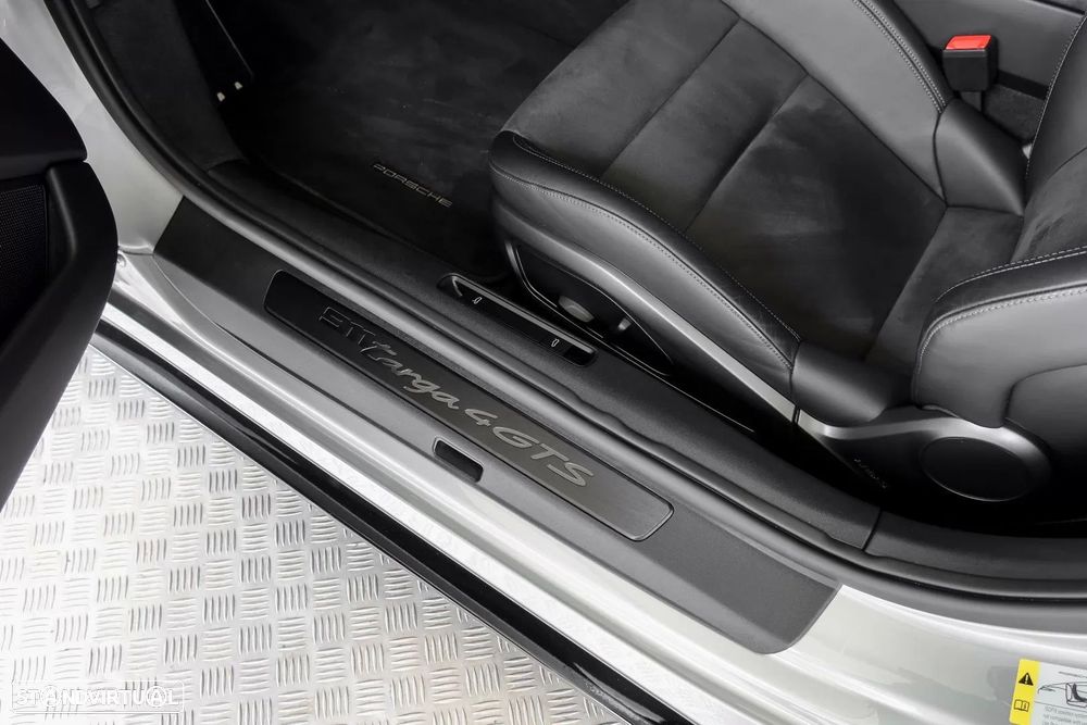 Porsche porsche-992 Targa 4 GTS PDK - 22