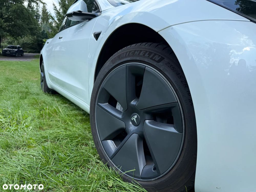 Tesla Model 3 - 7