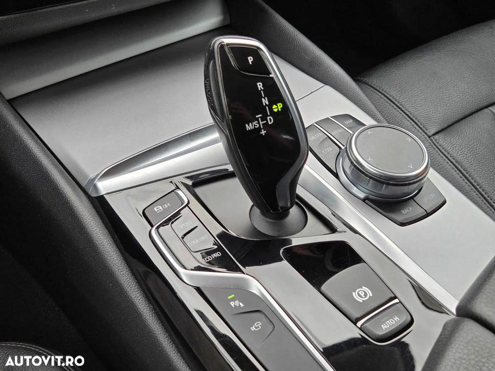 BMW Seria 5 520d xDrive Touring Aut. - 11