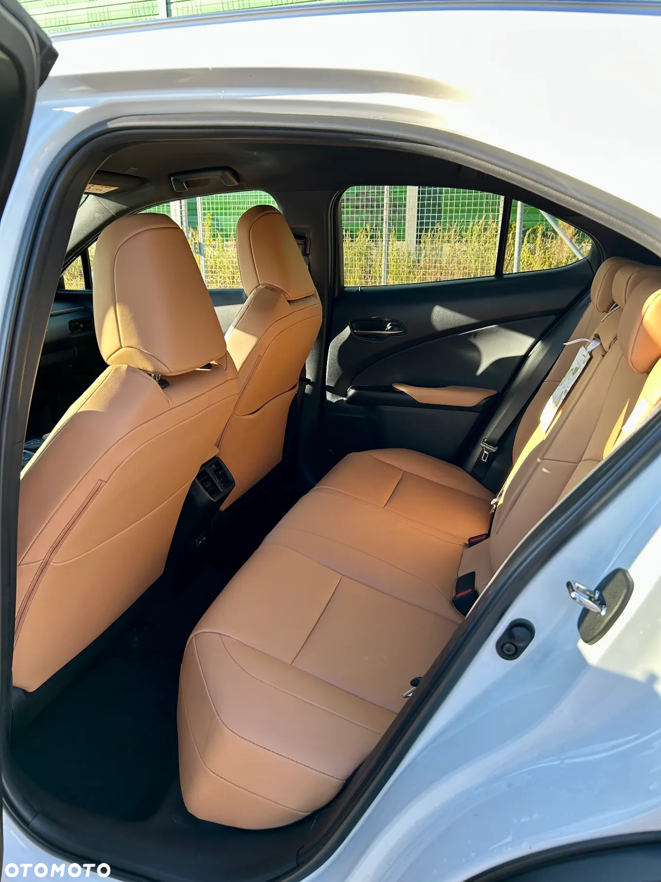 Lexus UX 200 GPF F Sport Design 2WD - 4