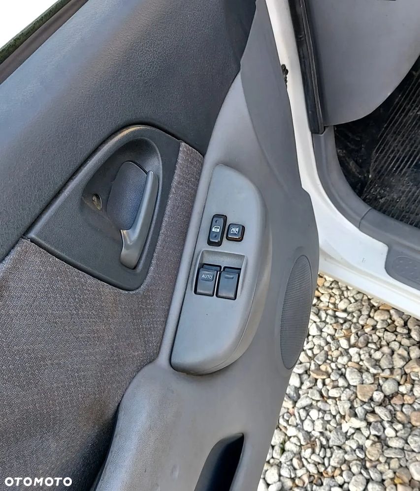 Toyota Yaris Verso 1.4 D-4D Sol - 11