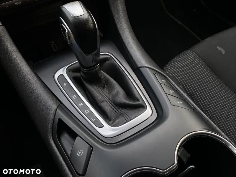 Ford Mondeo 2.0 Hybrid Titanium - 17